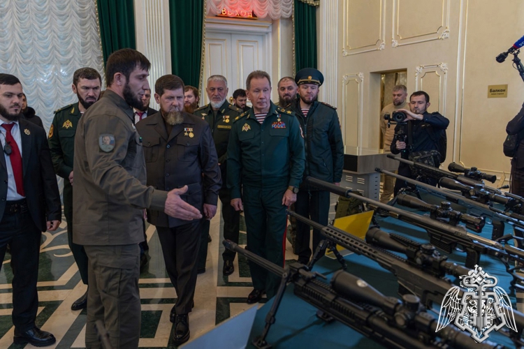 Герой России генерал армии Виктор Золотов вручил государственные награды росгвардейцам – участникам СВО в Чеченской Республике